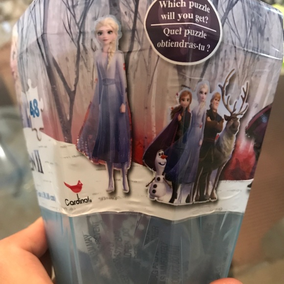 Frozen 2 Puzzle in Collectible Gem Storage Case - Picture 2 of 5